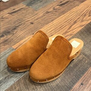 Dolce Vita Closen Suede Clogs with Wooden Soles and rivets 6.5